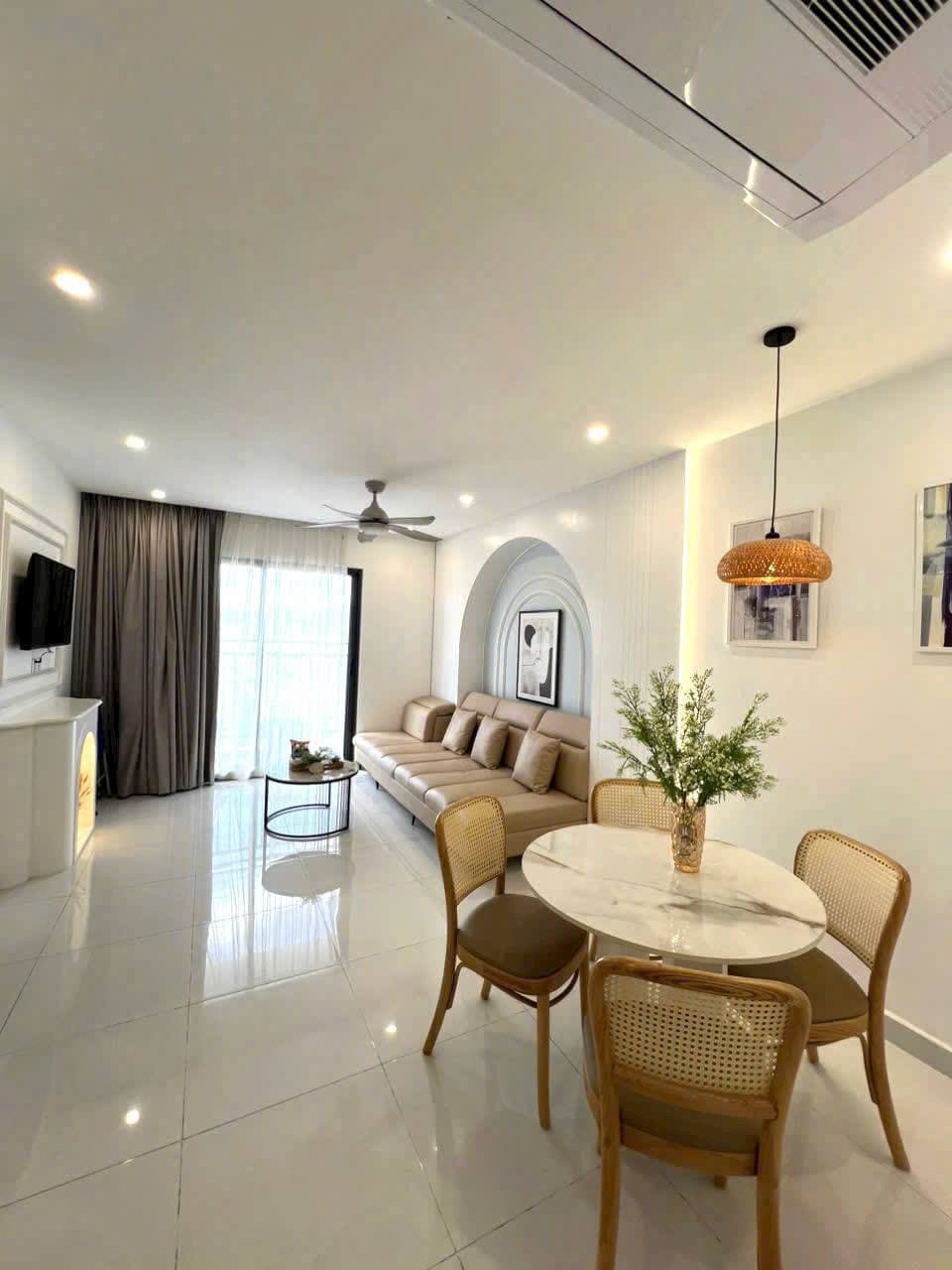 Căn hộ 2 phòng ngủ tại D'Qua, trung tâm Nha Trang